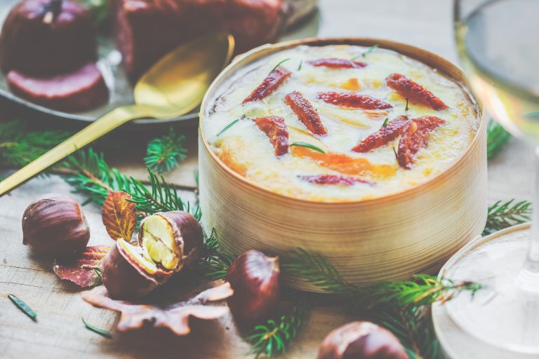 Mont d'or chaud et saucisse de morteau